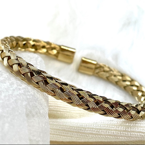 14k Sophia Bangle Bracelet - Picture 1 of 4